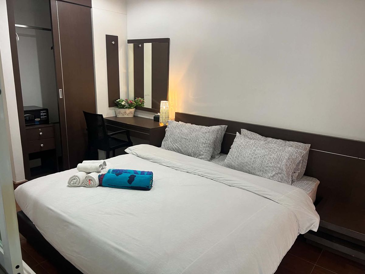 Bedroom with double bed